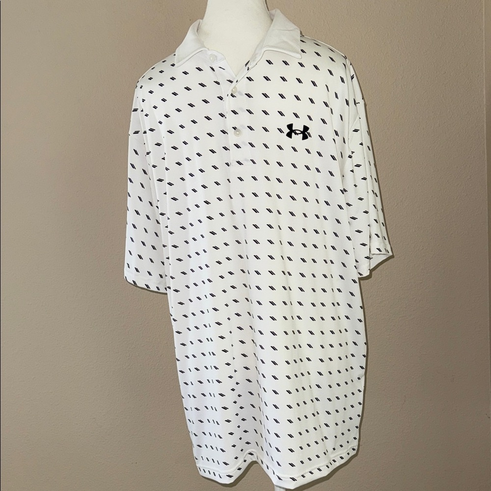 Under Armour Golf White and Black Patterned Men's Polo Size XL. NEW W TAGS!